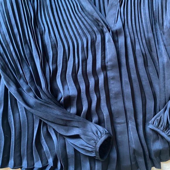 Vince Black Pleated Blouse - Picture 3 of 8